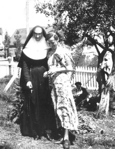 147: Sr Bonaventure and Bride Reddy. (circa 1930) [courtesy of Della (Norman) O'Leary]  - daughters of Michael Reddy &amp;amp; Elizabeth Dunphy